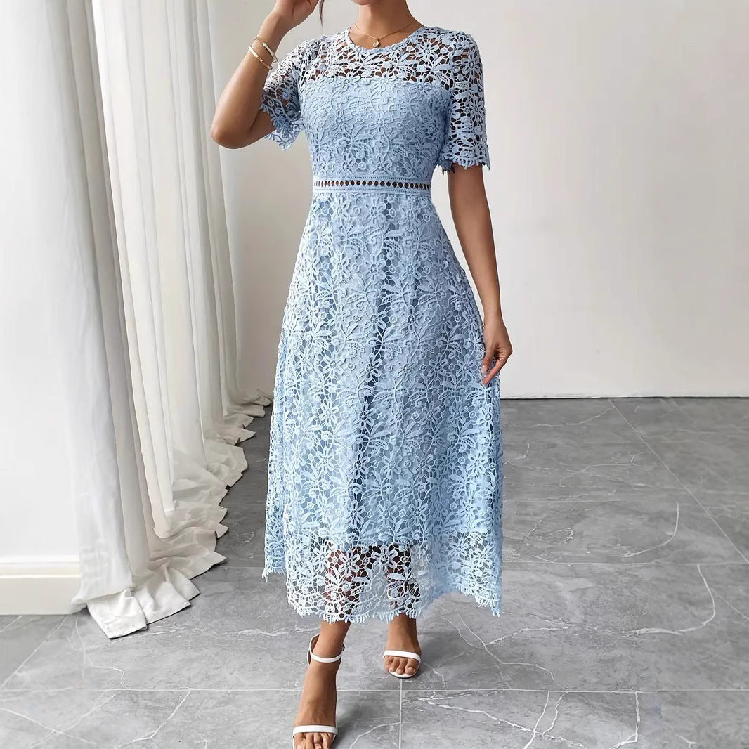 Robe Mi-Longue en Dentelle Bleu Profond – Élégance et Sophistication