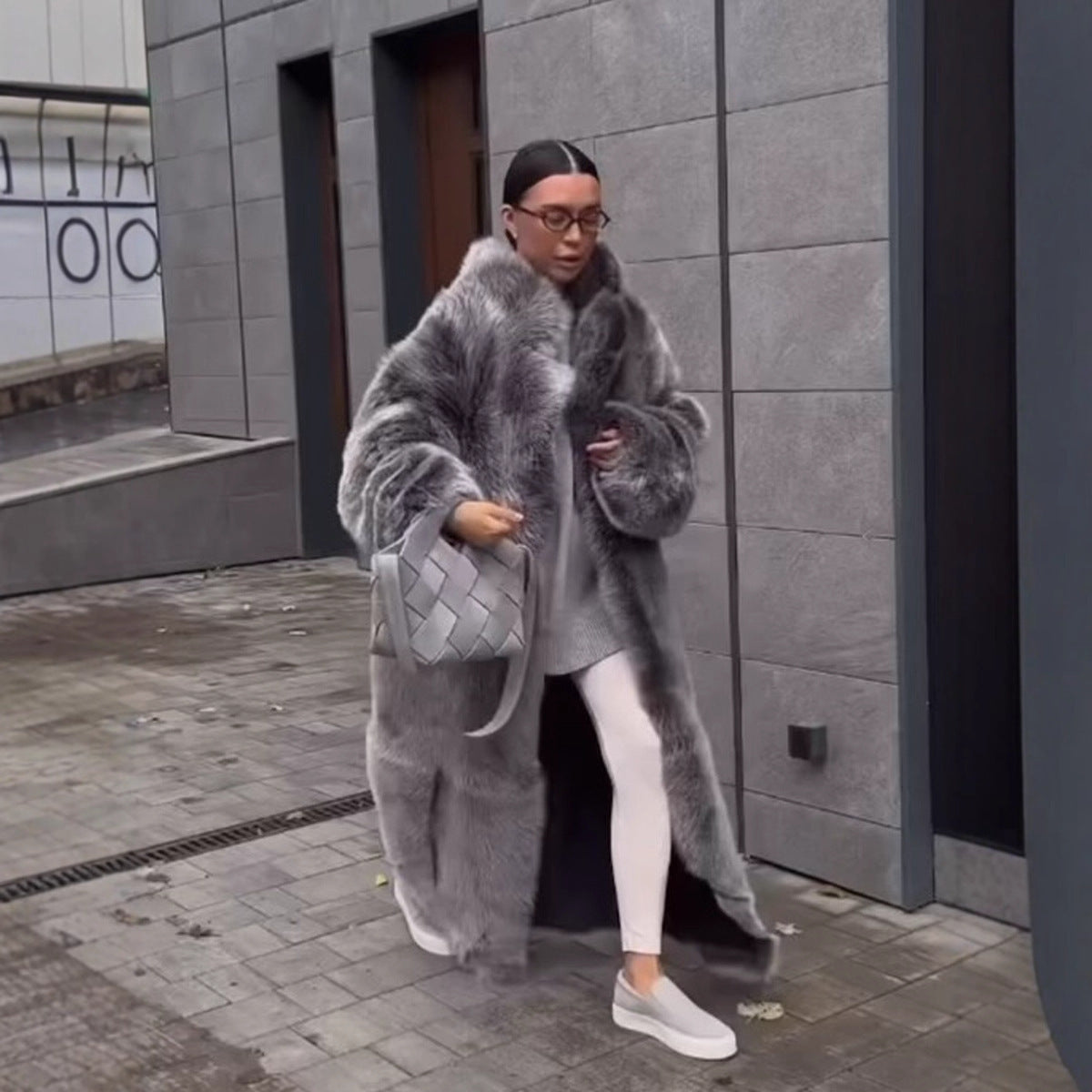 Manteau Long en Fausse Fourrure – Élégance Féminine