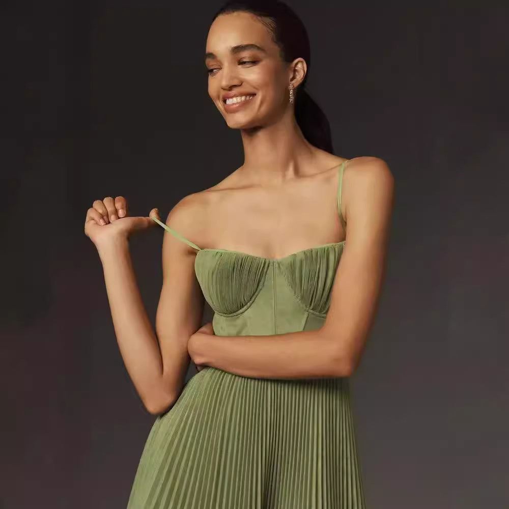 Robe Longue Sans Manches en Soie Glacée – Style Socialite