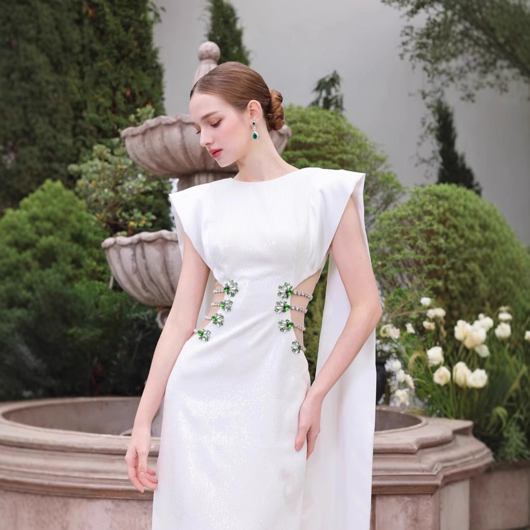 Robe Longue Bandage Blanche à Strass – Élégance Haut de Gamme
