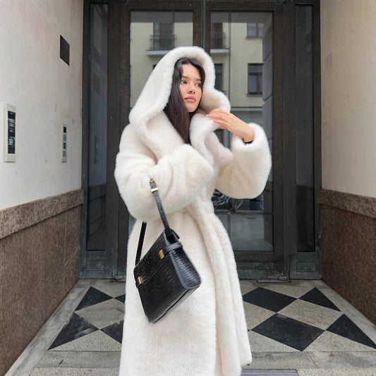 Manteau Long en Fausse Fourrure – Chic et Douceur