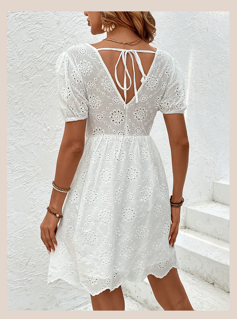 Robe Blanche Trapèze à Manches Courtes – Élégance & Confort au Quotidien