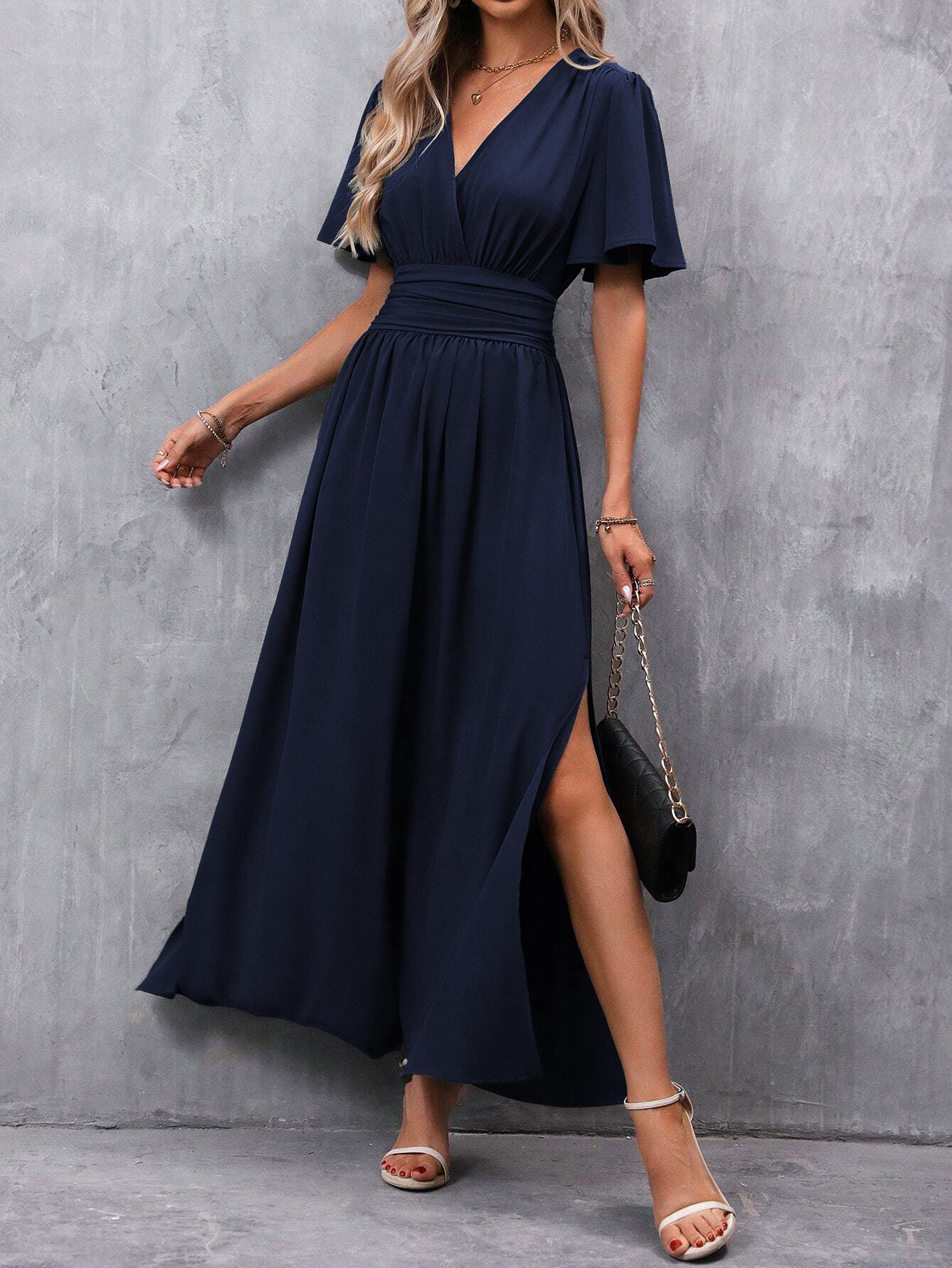 Robe Élégante à Jupe Évasée – Couleurs Unies & Coupe Classique