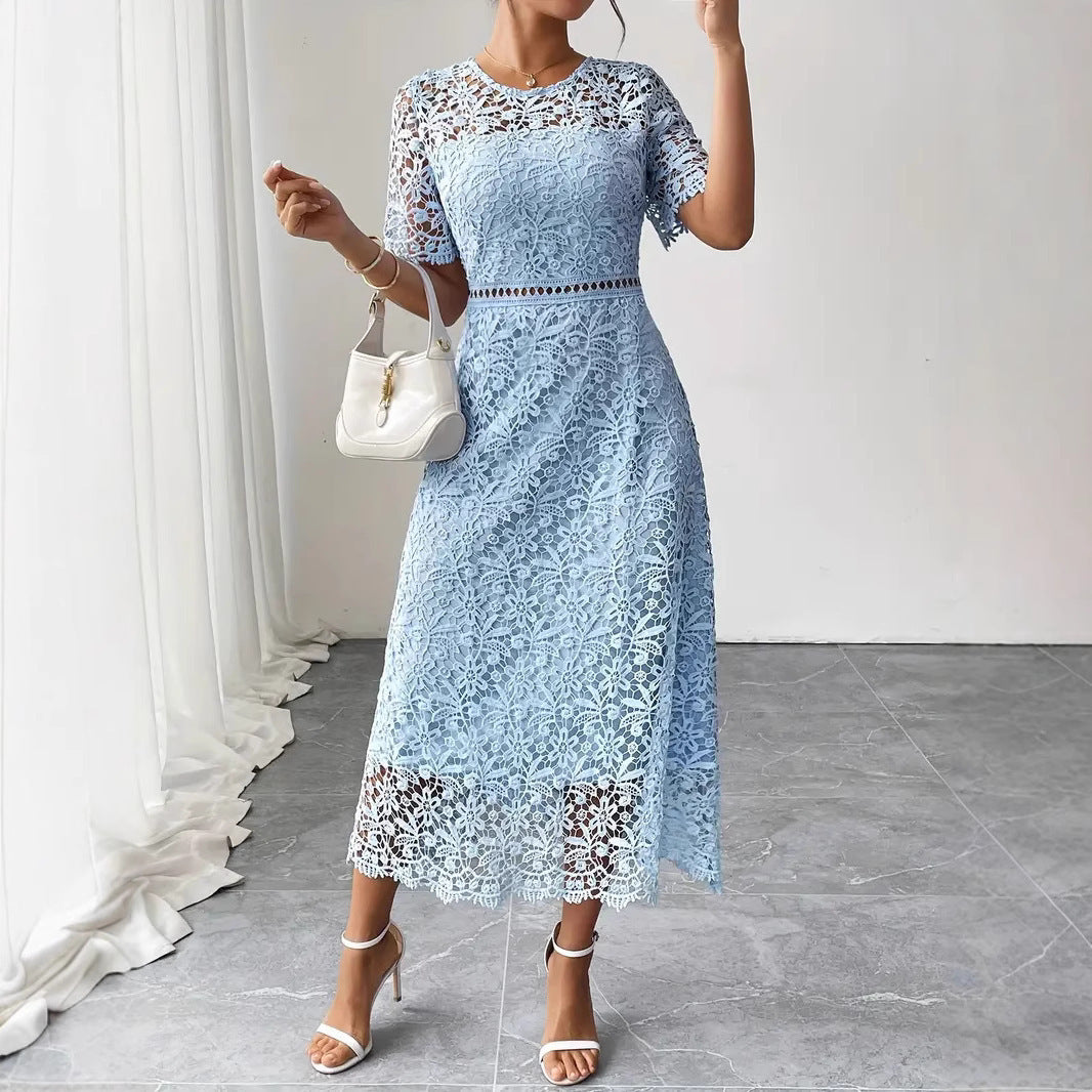 Robe Mi-Longue en Dentelle Bleu Profond – Élégance et Sophistication