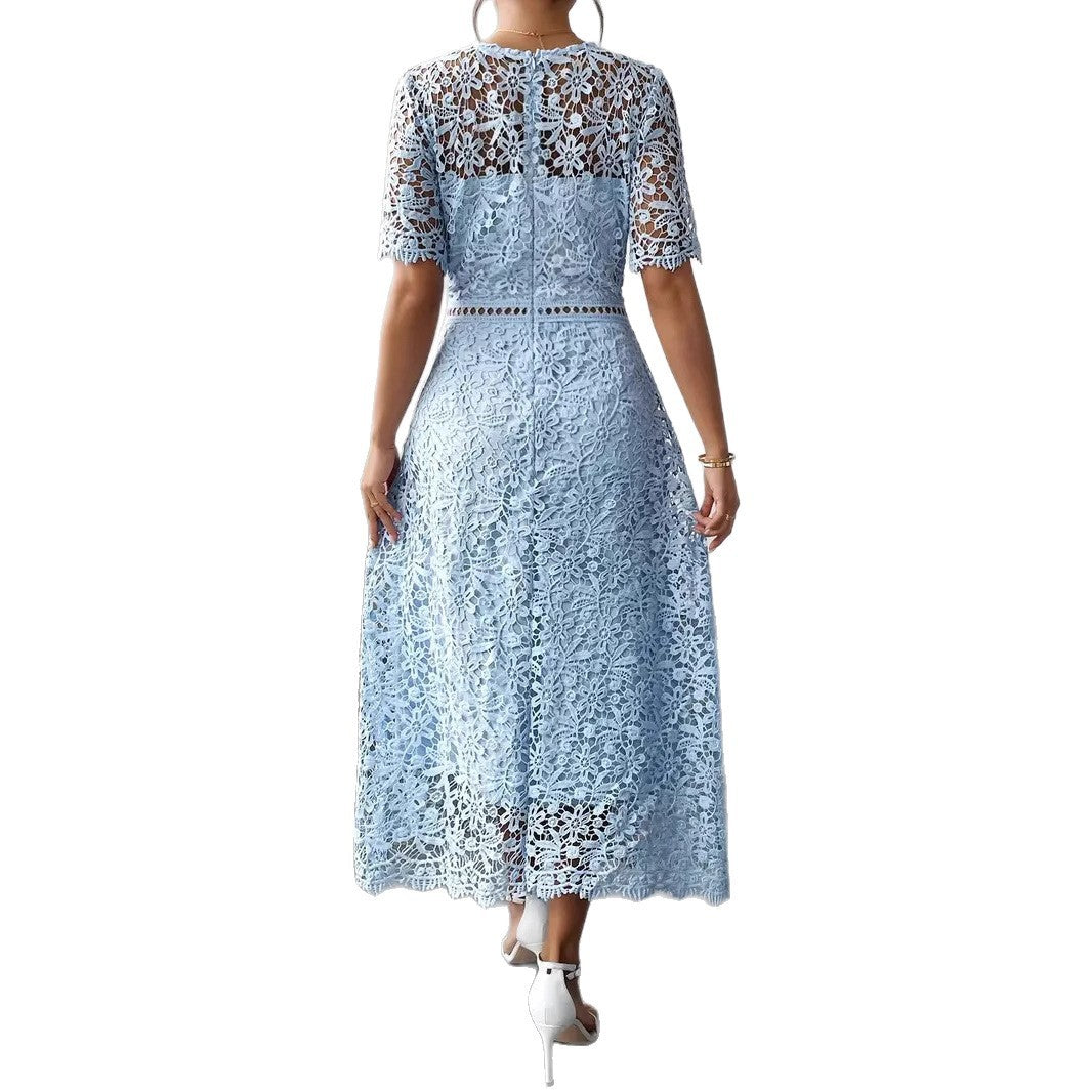 Robe Mi-Longue en Dentelle Bleu Profond – Élégance et Sophistication
