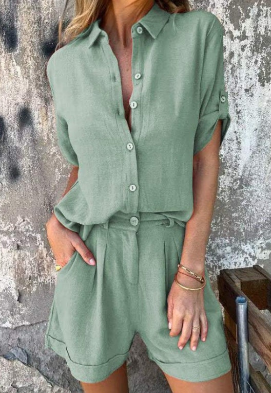Ensemble femme : chemise à manches courtes à revers et short à poches