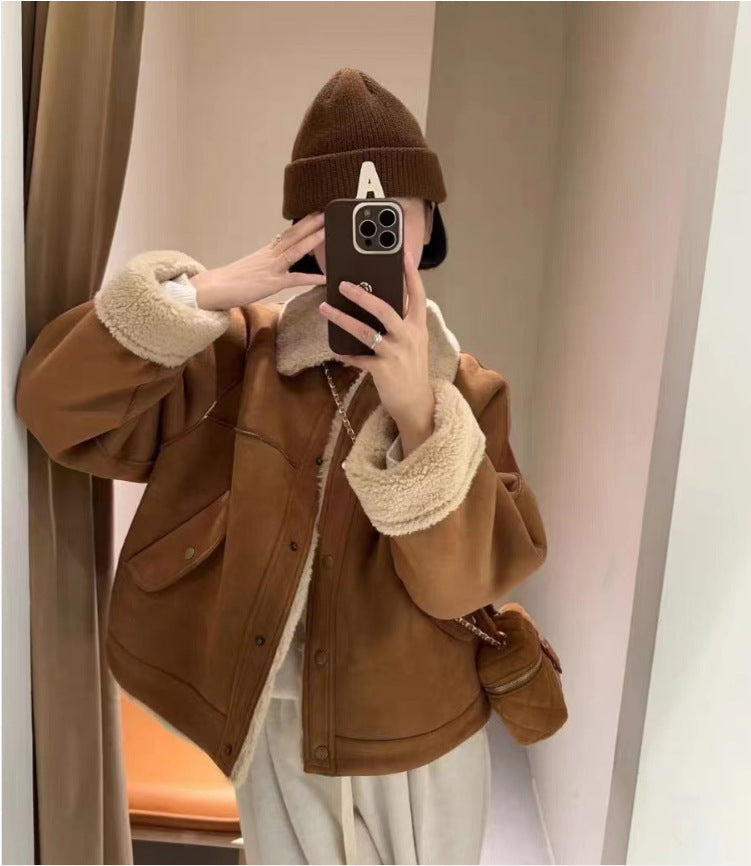 Manteau court en laine d'agneau