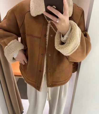 Manteau court en laine d'agneau