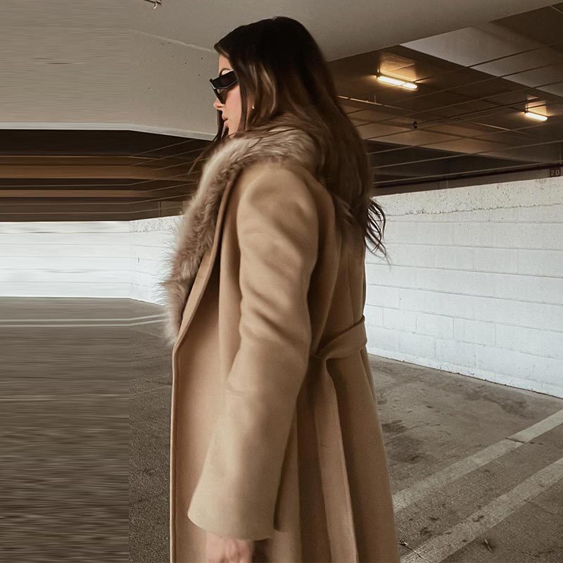 Manteau long en laine avec col en fourrure