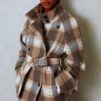 Manteau à carreaux de couleur contrastée