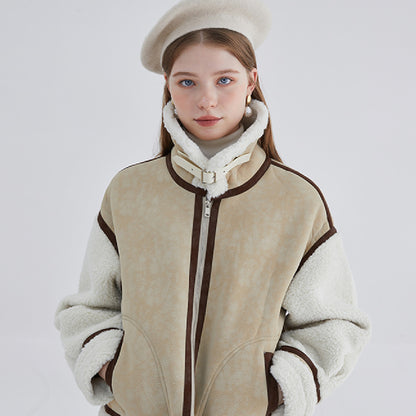 Manteau court tendance avec fourrure intégrée