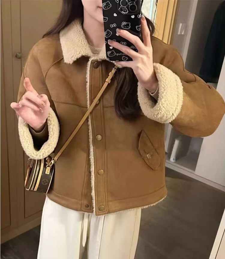 Manteau court en laine d'agneau