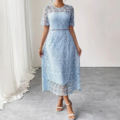 Robe Mi-Longue en Dentelle Bleu Profond – Élégance et Sophistication