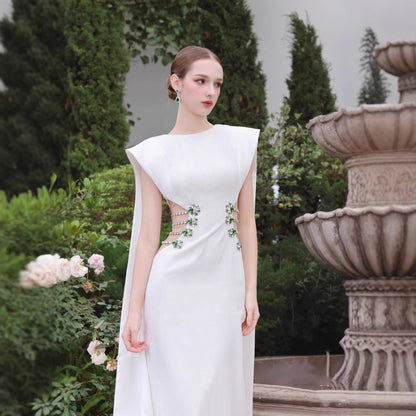 Robe Longue Bandage Blanche à Strass – Élégance Haut de Gamme