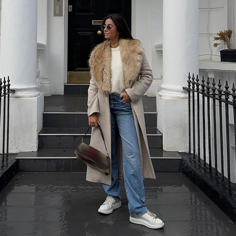 Manteau long en laine avec col en fourrure