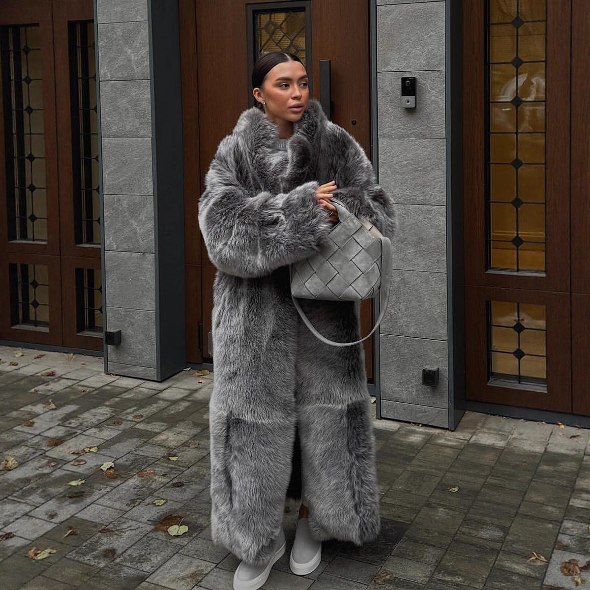 Manteau Long en Fausse Fourrure – Élégance Féminine