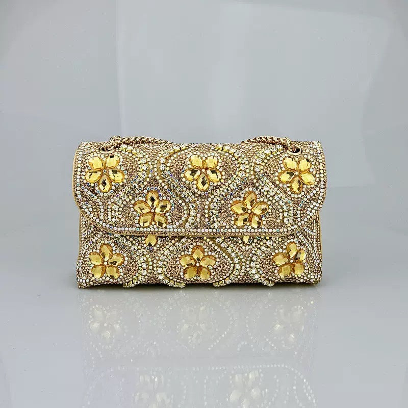Sac de soirée mondain incrusté de diamants et orné de pierres