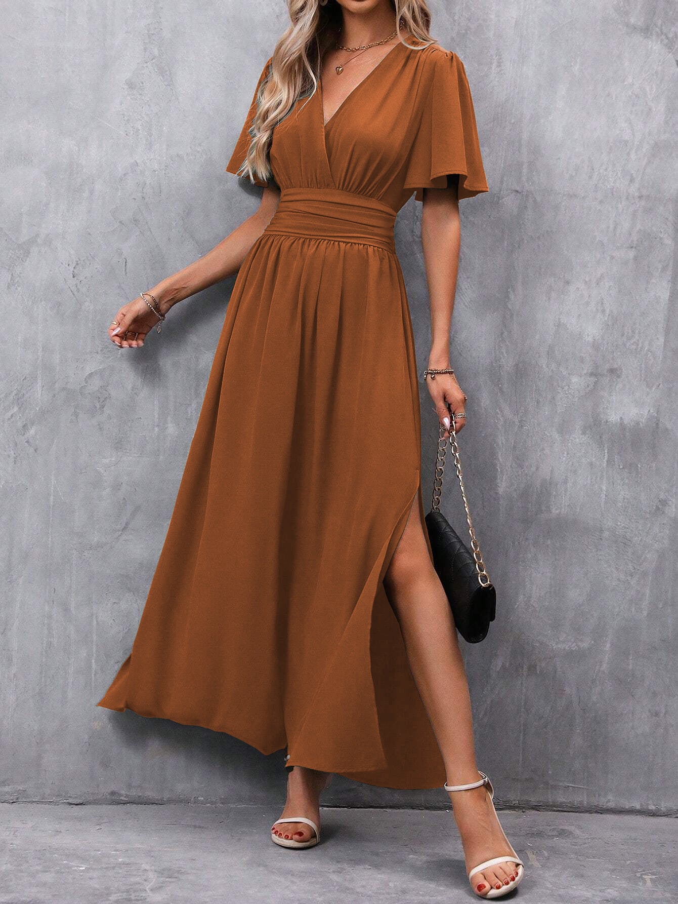 Robe Élégante à Jupe Évasée – Couleurs Unies & Coupe Classique