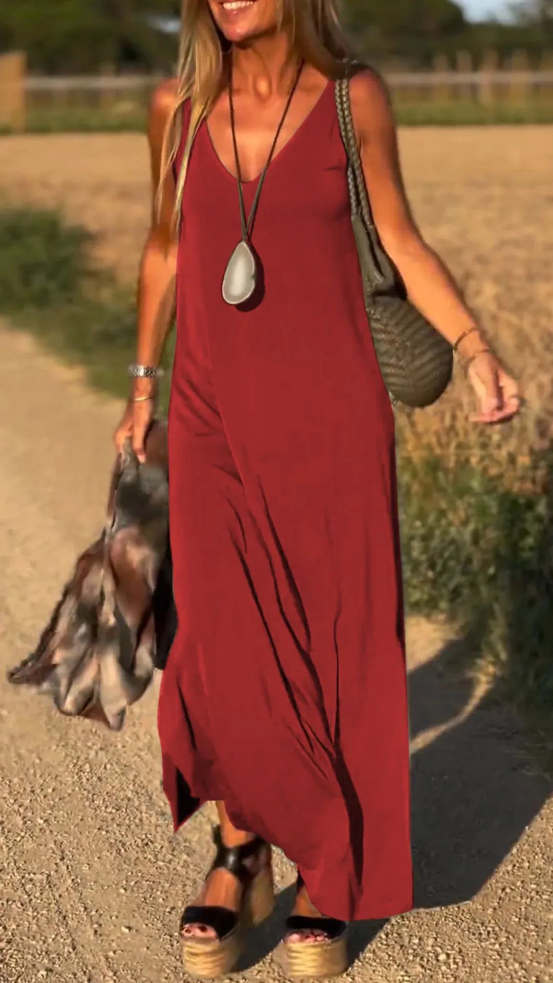 Robe Longue à Bretelles – Élégance & Confort
