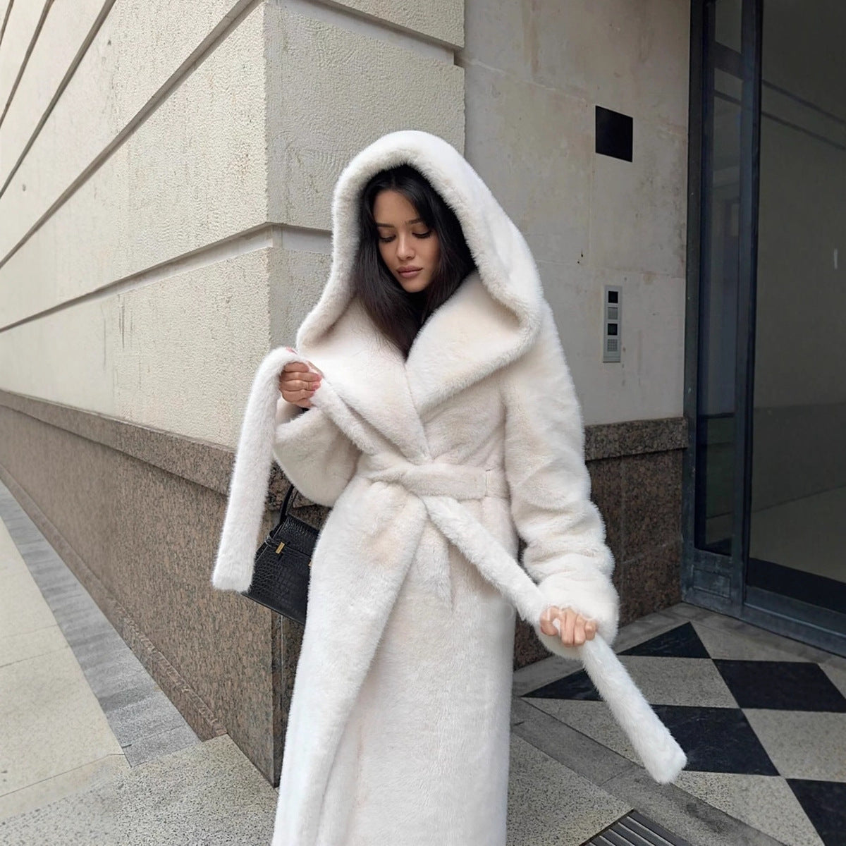 Manteau Long en Fausse Fourrure – Chic et Douceur