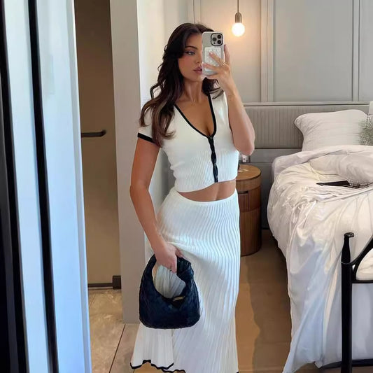 Nouvelle robe plissée en tricot slim à col en V